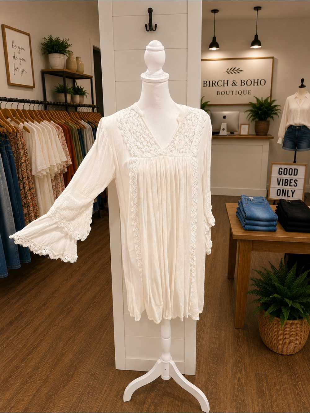 JGEE White Lace Boho Tunic Dress Medium Bell Sleeve Rayon